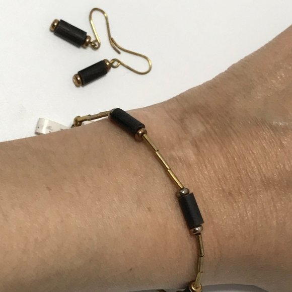7 " Black and Gold Bracelet and Earring Set - Picture 3 of 4